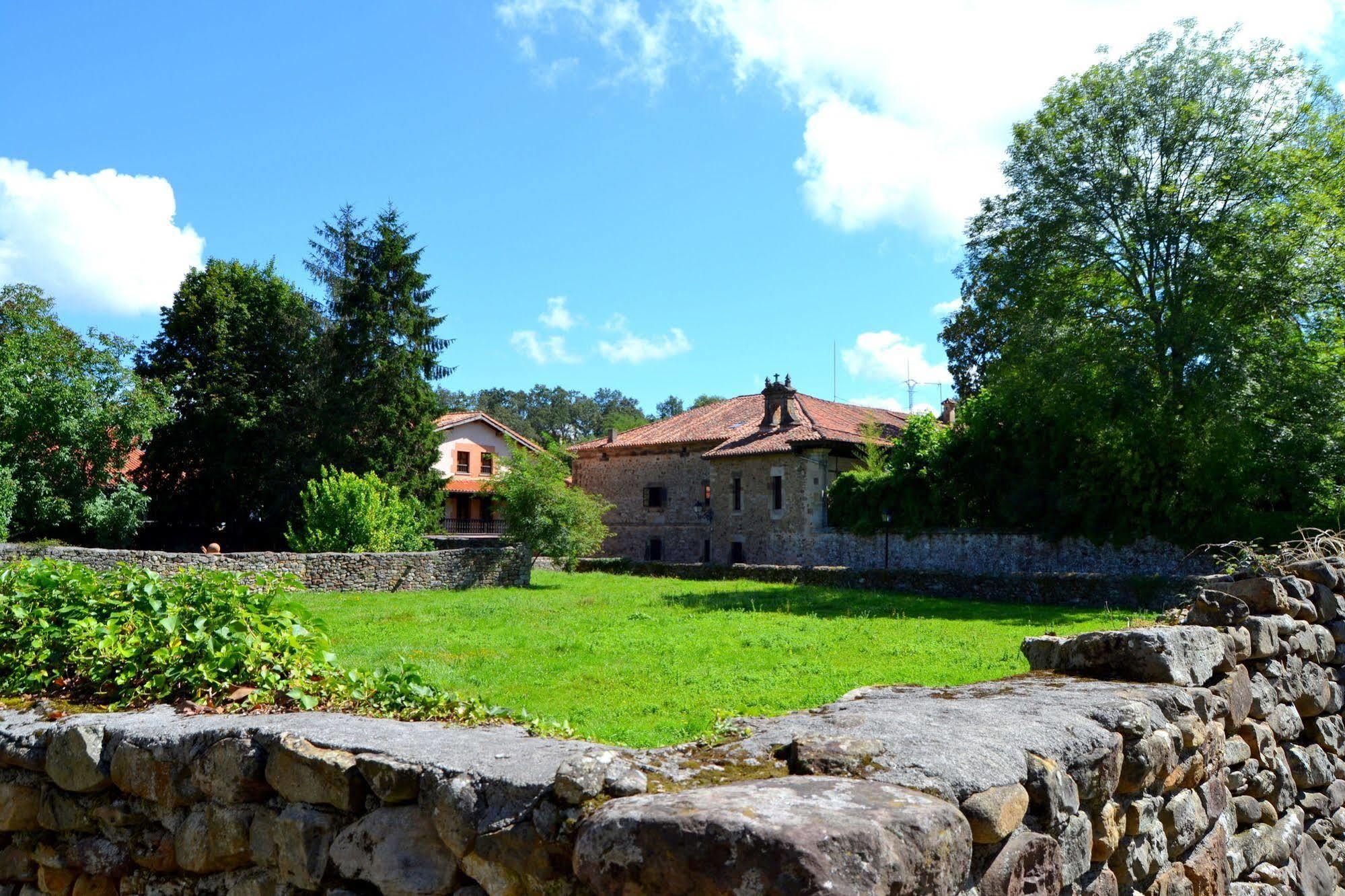 Hotel Termas De Liérganes Zewnętrze zdjęcie
