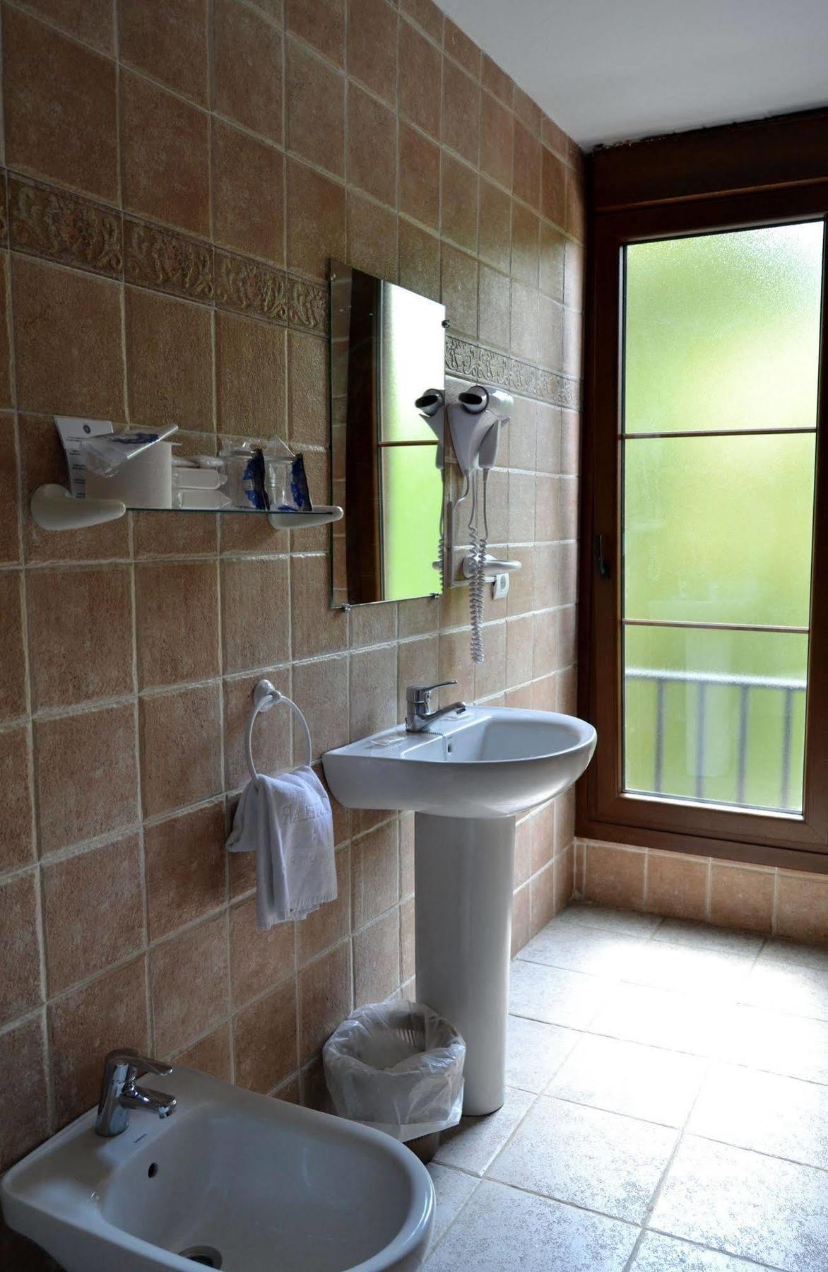 Hotel Termas De Liérganes Zewnętrze zdjęcie